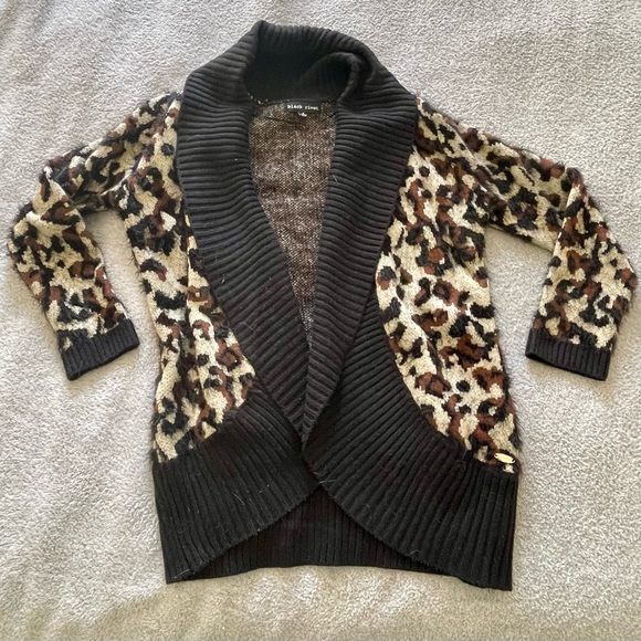 Black Rivet Soft Cardigan - Picture 2 of 6